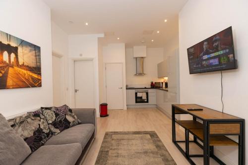 1 Bedroom Apt Near Town & Theatre