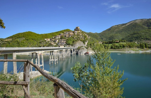 Acogedor apartamento de 1 dormitorio en Castel di Tora