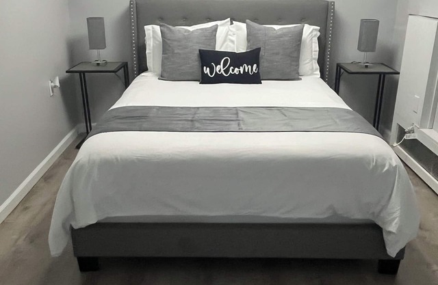 1-bedroom vacation home 12 minutes from Bronx Zoo