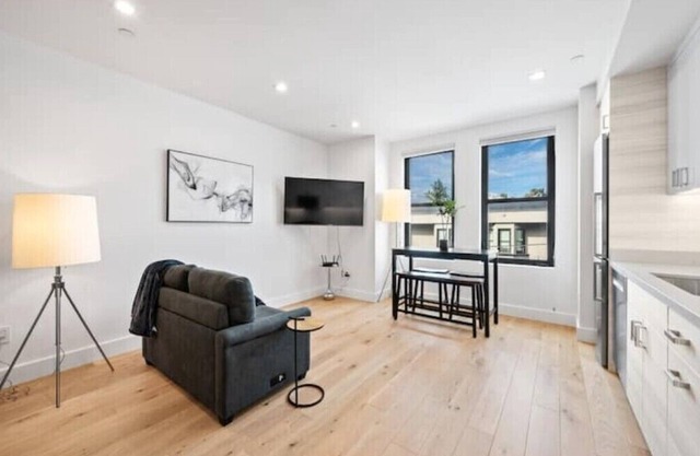 1-Br w A/C, rooftop deck, parking avail - San Francisco Life Real Estate