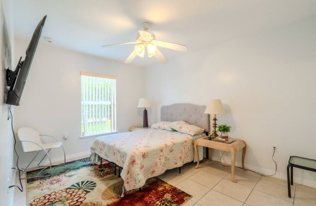 1 Flint and Kingscrest, LLC - Apopka