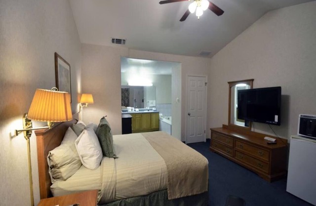 Garden Inn and Suites - Fresno