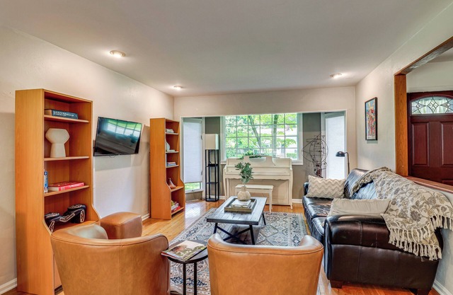 1 Mi to Campus: Princeton Home w/ Furnished Deck
