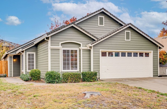 1 Mi to College & Park: Peaceful Sacramento Home