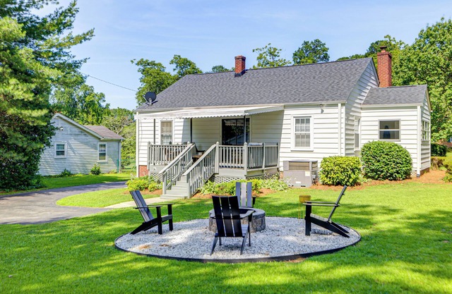 1 Mi to Downtown Greer: Family Home w/ Gazebo!