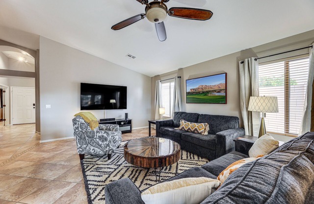 1 Mi to Golf: Mtn-View Gem w/ Patio in Gold Canyon