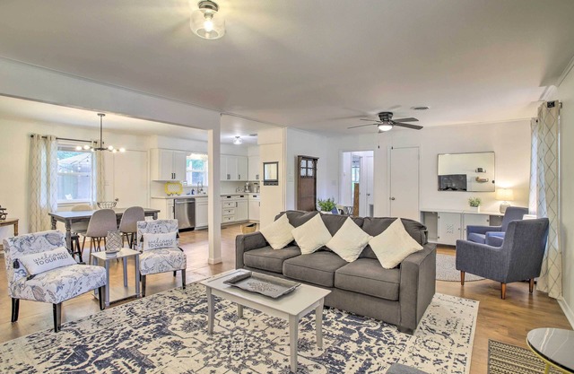 1 Mi to Main St: Brenham Retreat w/ Game Room