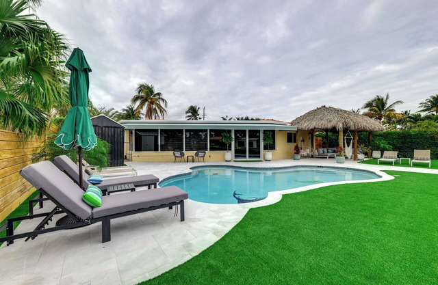 1 Mi to Pompano Beach: Vacation Rental w/ Pool!