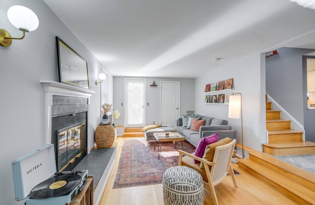 < 1 Mi to Waterfront: Old Town Alexandria Home!