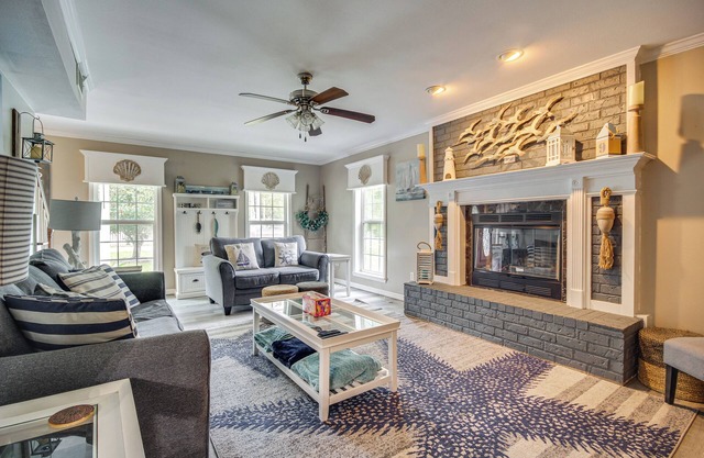 < 1 Mi to Waveland Beach: Spacious Family Home