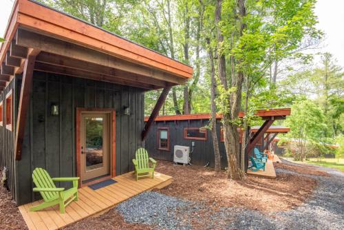 1 Mile to Downtown West Jefferson Camping Cabin #7