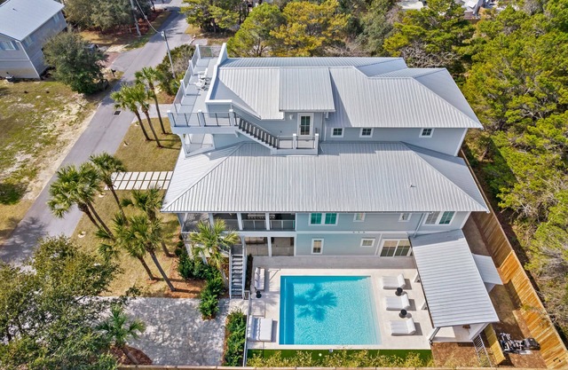 1 Min. to Beach. Priv. Pool, LSV (Golf Cart), Outdoor Fireplace, Elevator + More