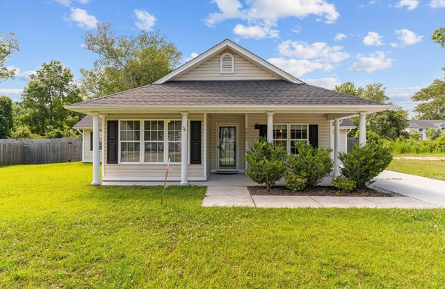 1-Story Home - Minutes from Wrightsville Beach -Bring Your Dog!!