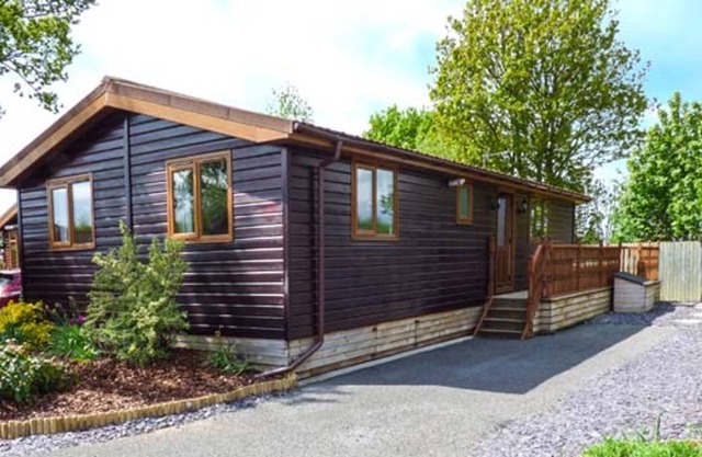 10 FLORIDA KEYS, family friendly, with a garden in Pocklington