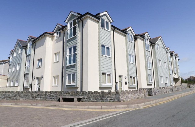 10 Pen Llanw Tides Reach