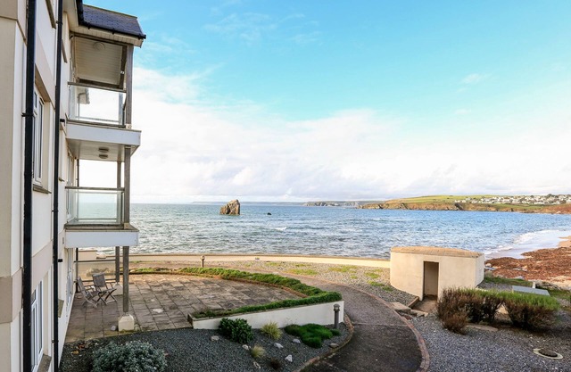10 Thurlestone Rock, THURLESTONE