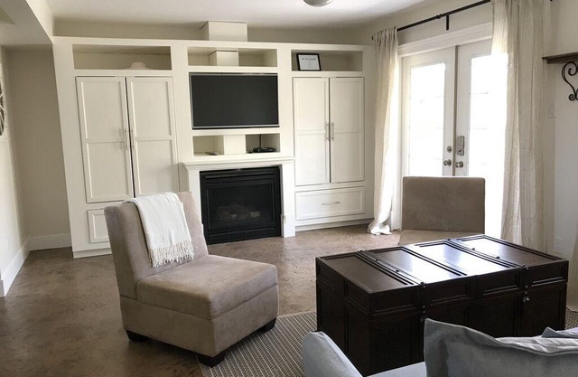 10 Wren Place, Unidad trasera