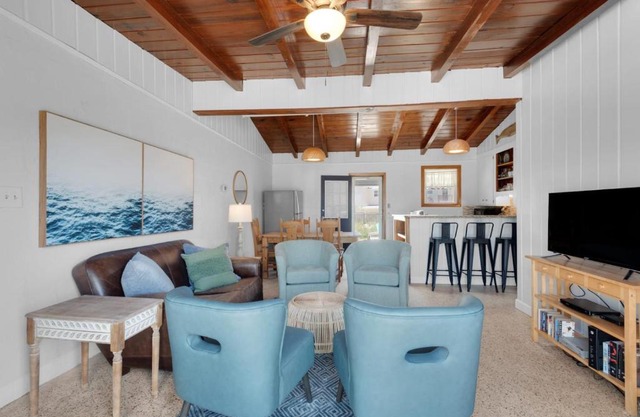 100 yards from the Gulf 4 Bedroom Retreat