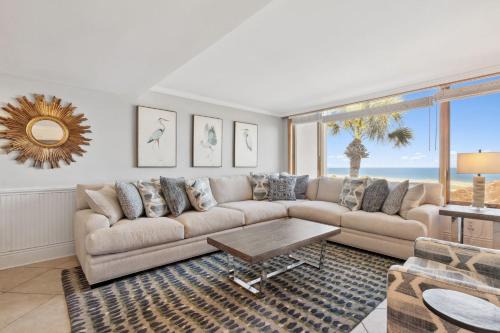 1012 Captain's Court