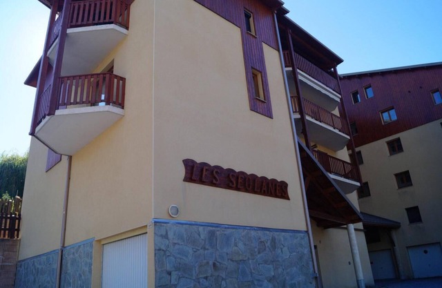 10m from ski slopes, balcony, parking, tv, ski locker, 30m², Sauze - Super Sauze