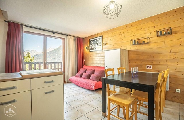 A 10m de las pistas de esquí, 1.o piso, balcón, tv, local para esquís, 36m², Aussois