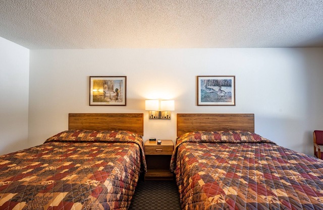 112 Two Queen Room With Easy Access To Bike Trail 1 Bedroom Studio by Redawning