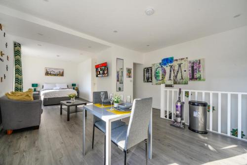11F2 Captivating & luxurious Stay