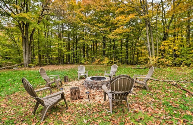 12 Mi to Camelback Ski Resort Home with Decks!