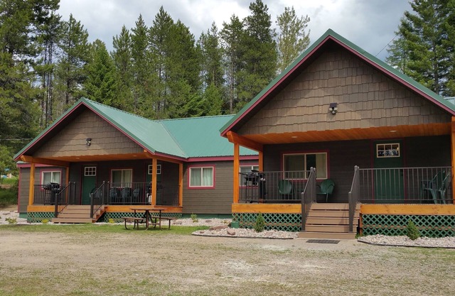 Trout Run en Lazy Bear Lodging 10 millas / 12 min. al Parque Nacional Glacier