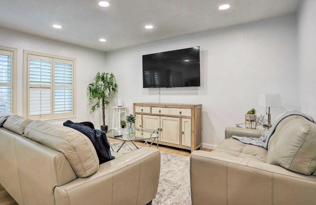 13 Mi to Dtwn Denver Northglenn Townhome with Patio