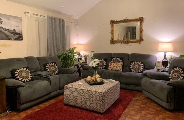 1300sq Duerme 7-9 cerca del aeropuerto y adelante Gordon