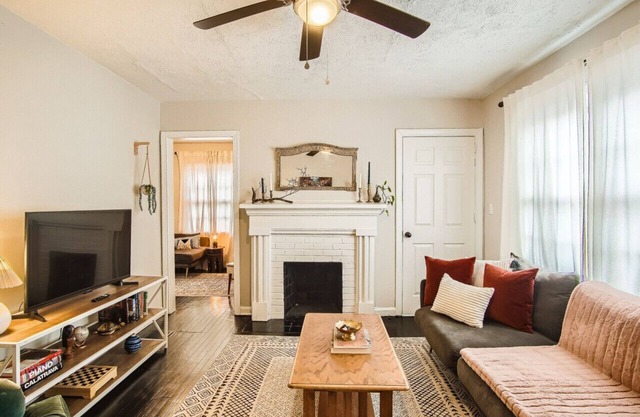 1429 Lanvale · Quaint Boho Retreat Near Downtown - Pet Friendly