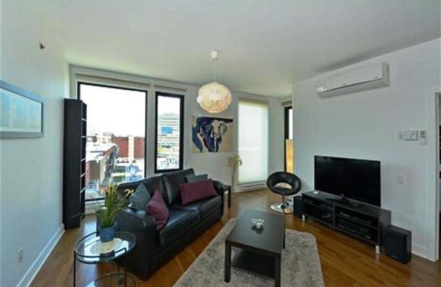# 146 Hermosa, decorada con buen gusto APT en Rosemont