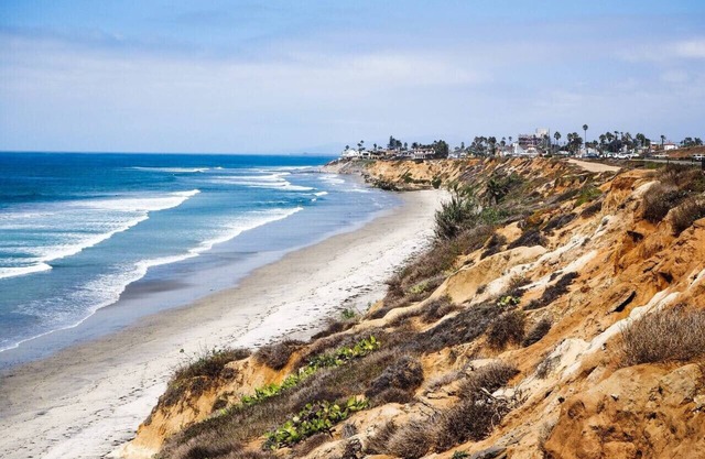 15 Min to Beach | Modern Vista Escape