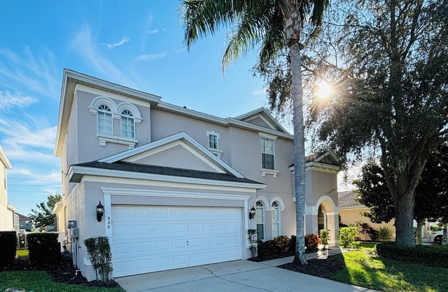 15 Mint to Disney 2 mint to the Best golf courses. Family size villa.