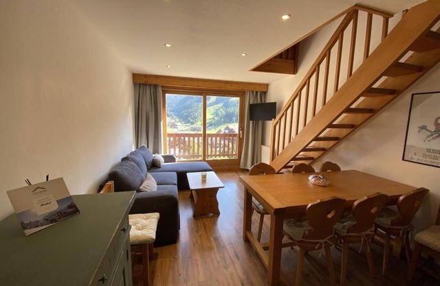 A 150m de las pistas de esquí, 5.o piso, vista estación, balcón, tv, local para esquís, 42m²