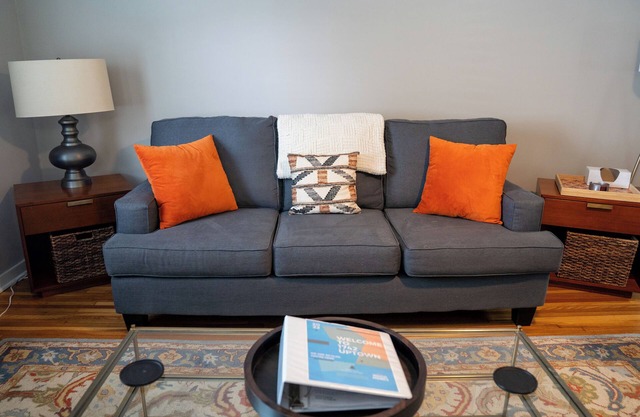 1742 Uptown / Stylish w/Updates, 3BD, Walk to Mayo, Pet Friendly