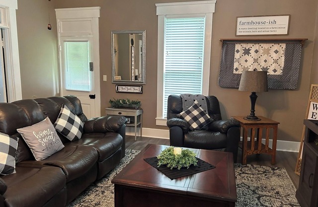 Getaway & Relax! Beautiful updated spacious rural 1800s Farmhouse-close to I69