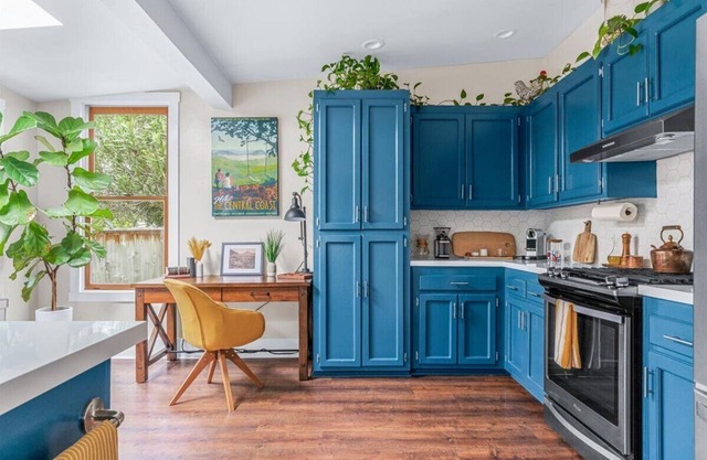 1884 Modernized Home: Fire Pit, Tesla Tech, Near Downtown