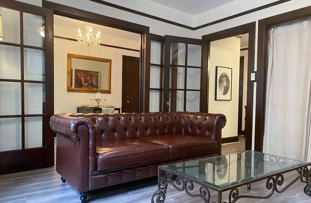 1920'S ANTIQUE FLAT - DOWNTOWN, ACROSS FROM OCEAN/CONVENTION CENTER