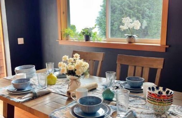 1939 West Queen Anne Townhome wiith Puget Sound View