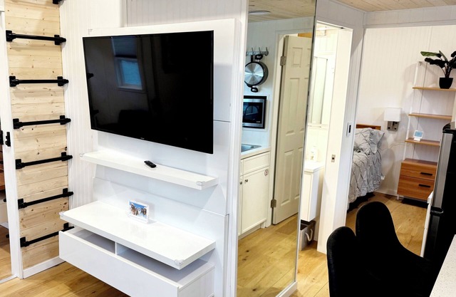 1BR/1BA with Washer/Dryer, Walk to Kaiser