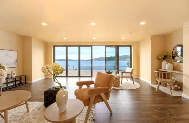 1BR 2BA Lower Unit with Lake Access - Prime Spot