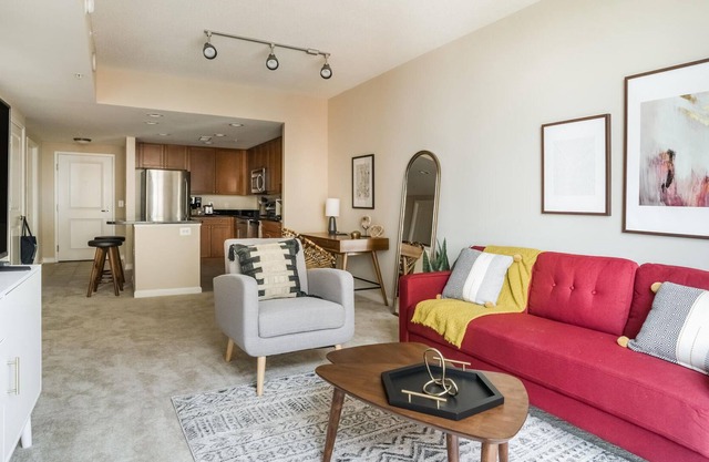 1BR in Alexandria w/ Gym and Pool