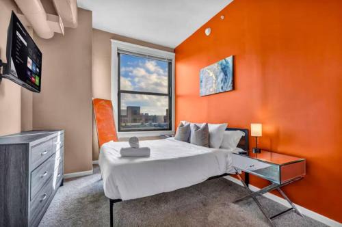 1Br in Heart of Downtown, Sauna, Prime Location