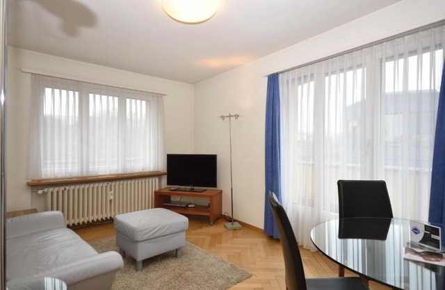 1BR in the center with balcony - Mill 351