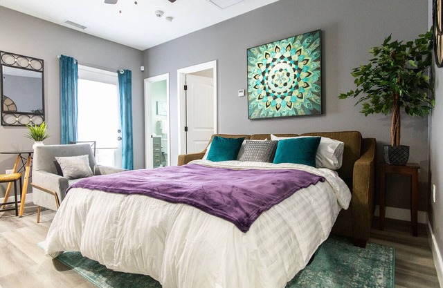 2 balconies + King Bed