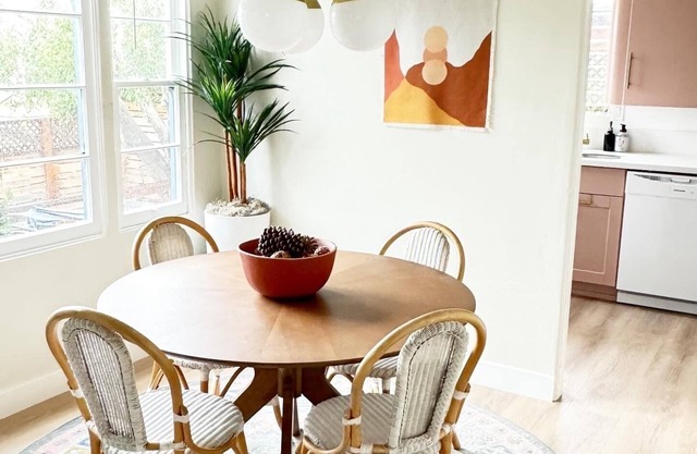 2 bdrm midcentury vibe, new pink kitchen! 7 mins zoo/Balboa. Walk to rstrnts.