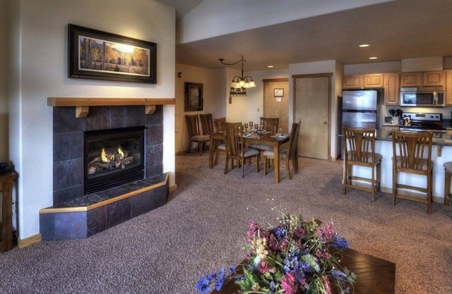 2 dormitorios y 2 baños Resort Ski-in / Ski-out Snowflake Lift. Garaje. Grand Timber Lodge