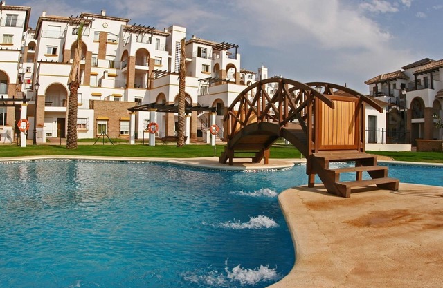 Apartamento de 2 camas cerca de la playa con piscinas y spa, aire acondicionado y Wi-Fi